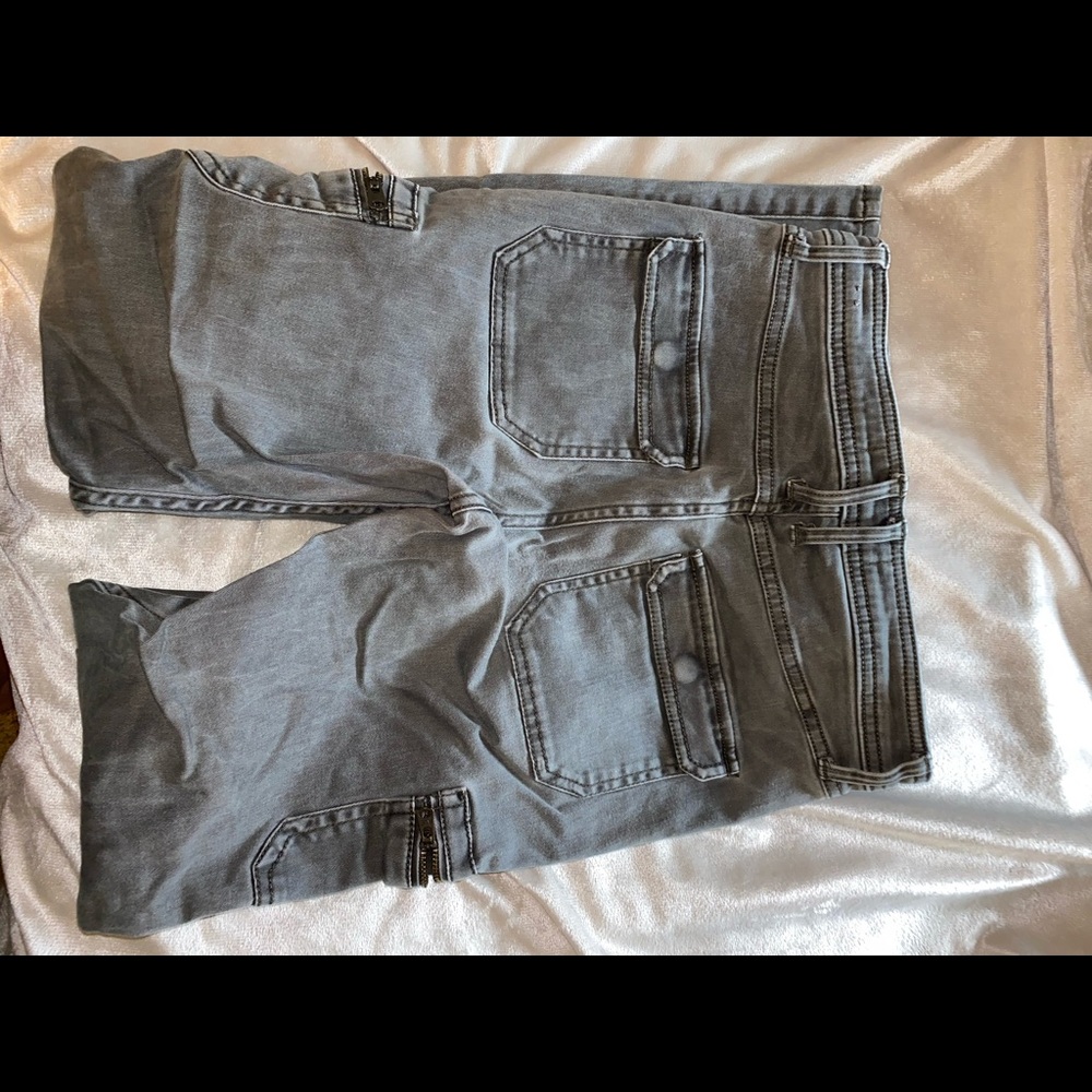 Jeans - Picture 2 of 4